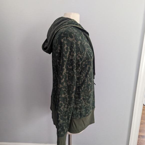 CAbi Green Camouflage Jacket - Picture 3 of 8